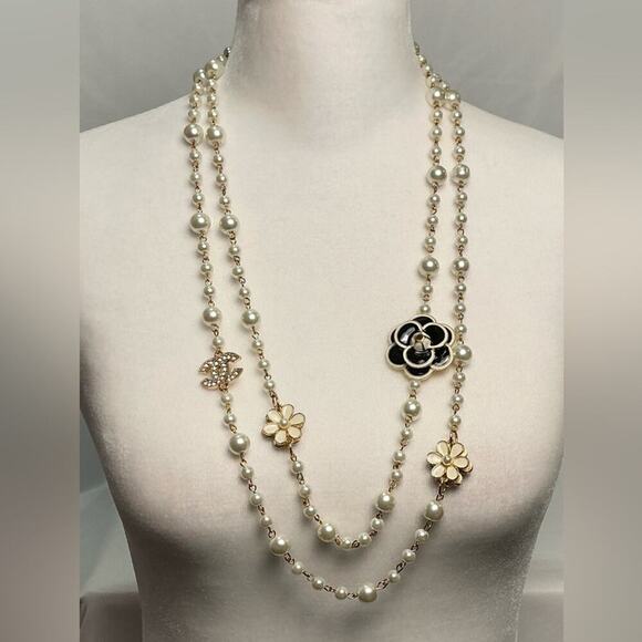 Louis Vuitton Jewelry - Pearl & Gold Flower Necklace Simulated Faux Pearl Strand Layers Chanel extender